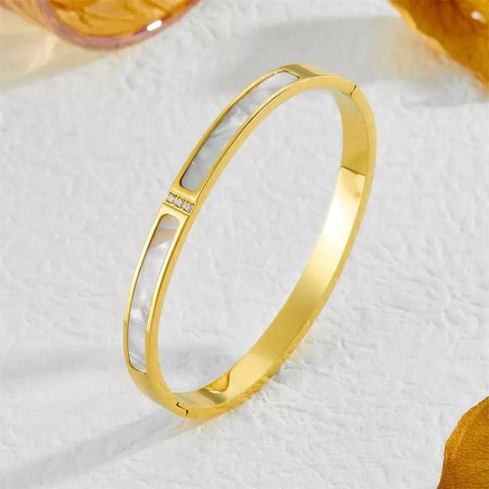 Gambar Gelang Titanium Lapis Emas 18K Aksesori Fashion Wanita Perhiasan Wanita Hadiah Souvenir Premium Tahan Karat Memudar - Gold dari DPC Indonesia undefined Tokopedia