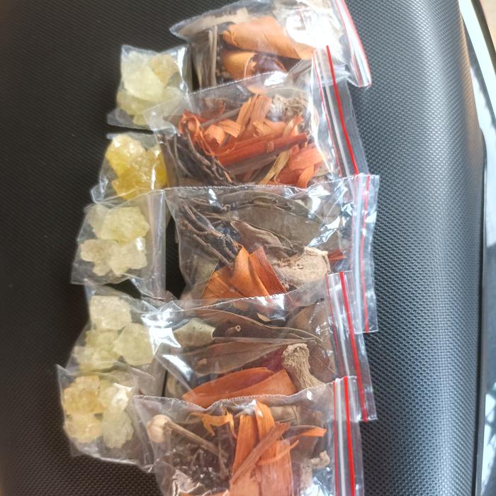 Gambar Paket Wedang Uwuh Gula Batu Rempah Khas Jogja with Sugar - 5 bungkus dengan gula batu dari BestfarmOriginalProduct undefined Tokopedia