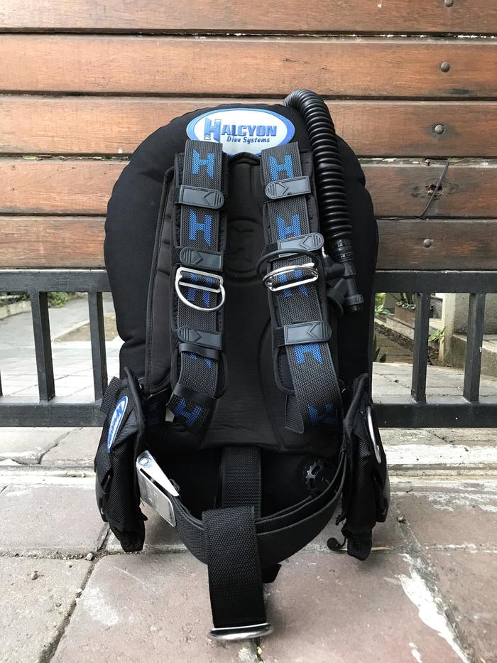 準新品】Halcyon ダイビング バックフロート BCD 赤
