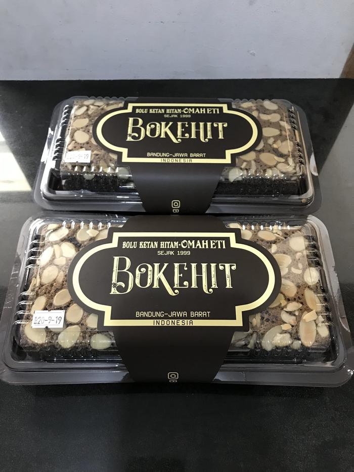 Jual Bokehit Bolu Ketan Hitam Omah Eti Topping Almond Kota Bandung Mamri Store Tokopedia