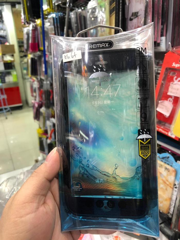 waterproof case iphone plus is water resistant