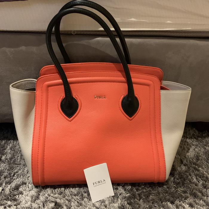 furla purse