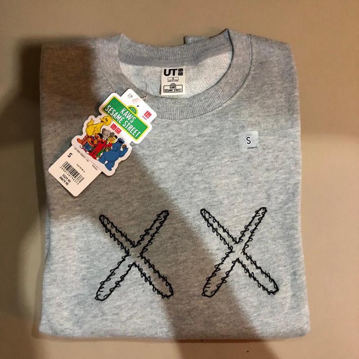 Jual Crewneck Uniqlo x Kaws x Sesame Street Grey - Jakarta Selatan - Cheap  Market Company | Tokopedia