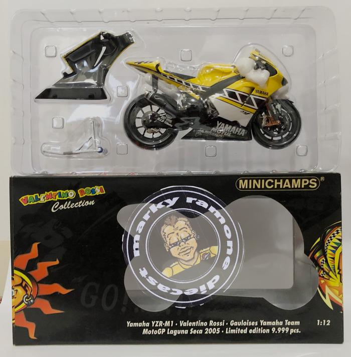 Valentino Rossi Yamaha 2005 Model Bikes Diecast Minichamps