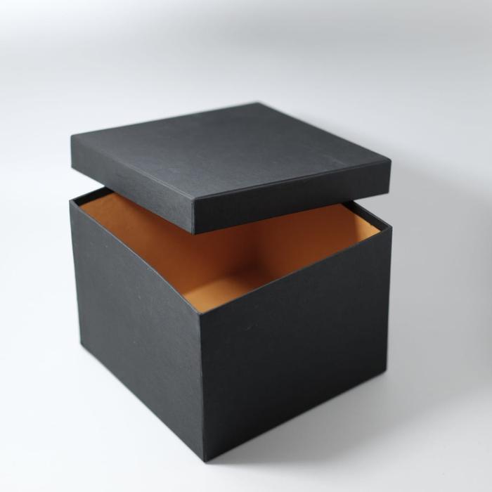 Gambar Bloom box persegi 25 x 25 x 16 (t) - square box - hard box - Hitam dari aksesoris tokobunga undefined Tokopedia