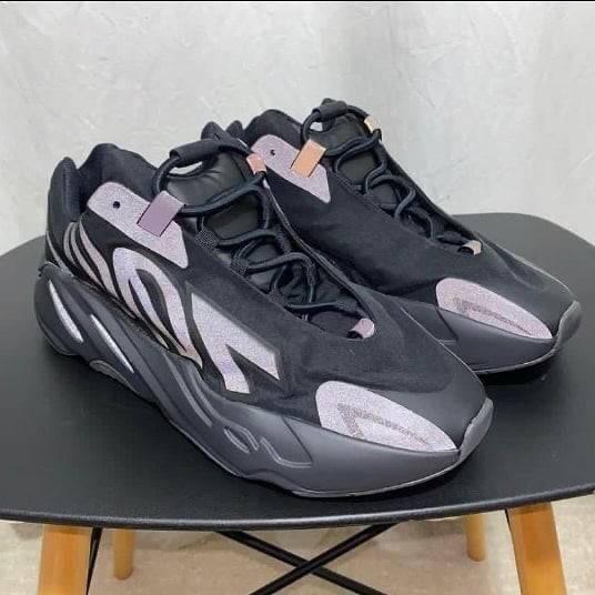 Jual ADIDAS Yeezy 700 MNVM TRIPLE BLACK Kota Medan Beginnings