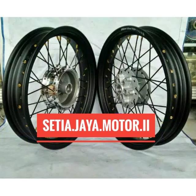 Gambar Sepaket velg yamaha Scorpio velg 250 300 ring 17.velg jari jari yamaha dari Aurantiasya Naura undefined Tokopedia