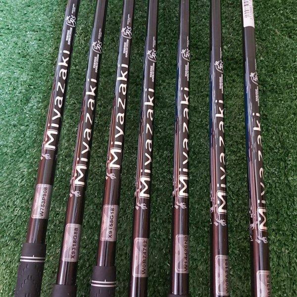 Gambar PALING LAKU Stick Golf Iron Set Cleveland Black Series Limited 7 dari DHst0re undefined Tokopedia