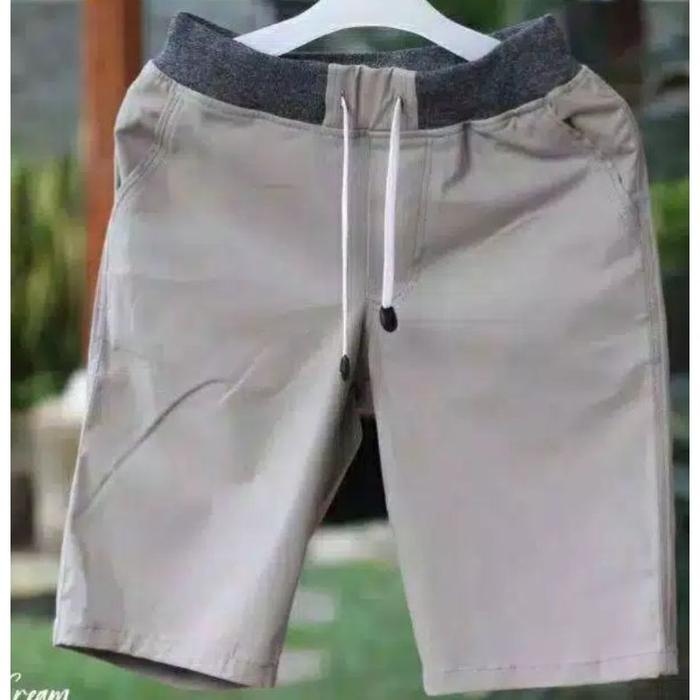 Gambar Celana Pendek Chino pria Chinos motif polos peria dewasa Surfing Distr - Cream, All_size dari I.R Galllery undefined Tokopedia