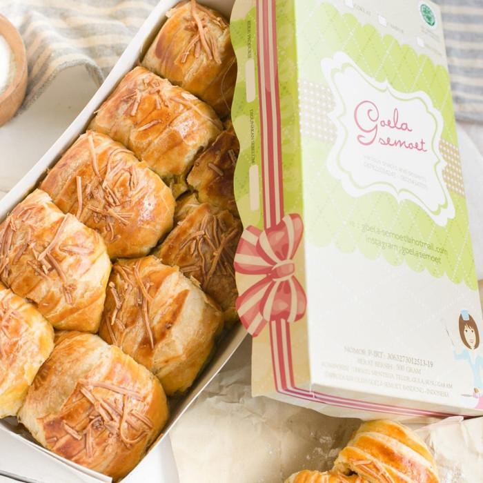 Gambar PISANG BOLEN MOLEN GOELA SEMOET BANDUNG BEST SELLER ORIGINAL SALE PROM - 10 KEJU dari Sweetwhite Jakarta undefined Tokopedia