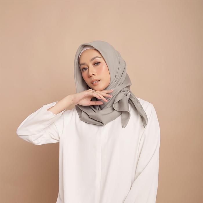 Gambar HIjab Wanita Ultrafine Aeresist Plain Scarf Voal Grey Series Diario - Tortelle dari Diario undefined Tokopedia