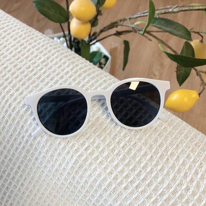Gambar KACAMATA MODEL KOREA - FASHION SUNGLASSES UNISEX PRIA-WANITA - WHITE/BLACK (2) dari The Needs Yk undefined Tokopedia