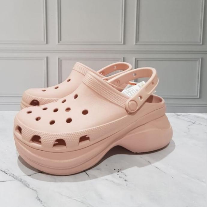 Sandal Wanita Crocs Original Classic Bae Clog Pink, 40