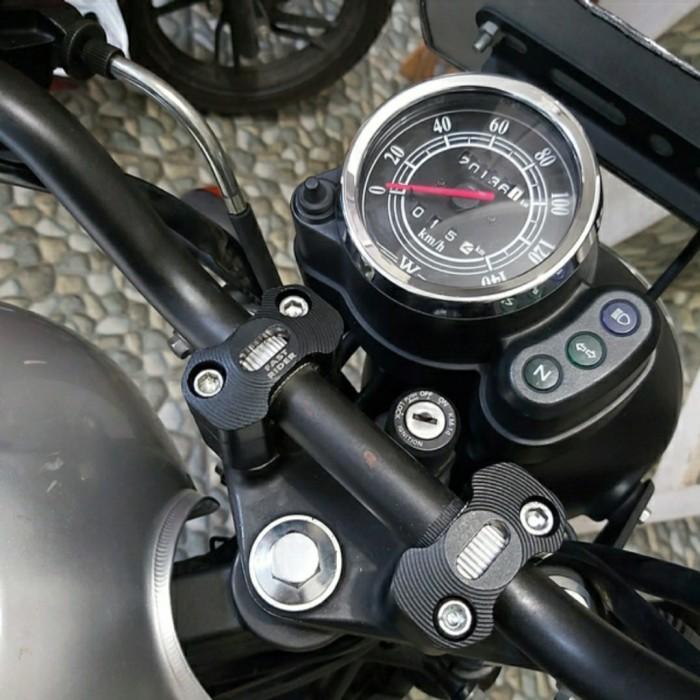 Gambar peninggi stang kawasaki W175 / raiser riser stang kawasaki W175 - Hitam dari Arjuna Variasi undefined Tokopedia
