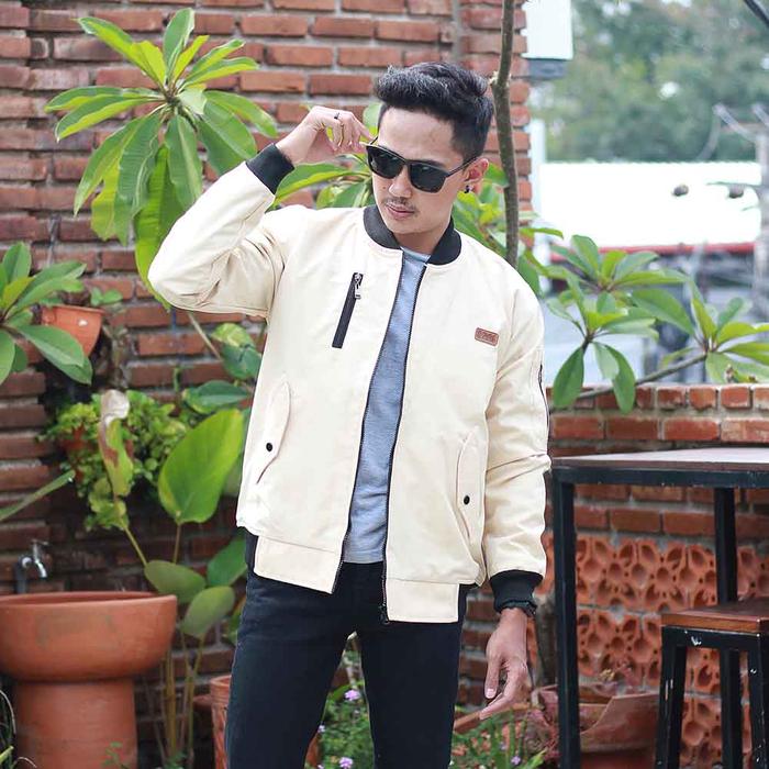Gambar Jaket Pria Original Bandung Casual Jacket Distro Krem SMI INF 588 - Krem, M dari KUZATURA_NEW undefined Tokopedia
