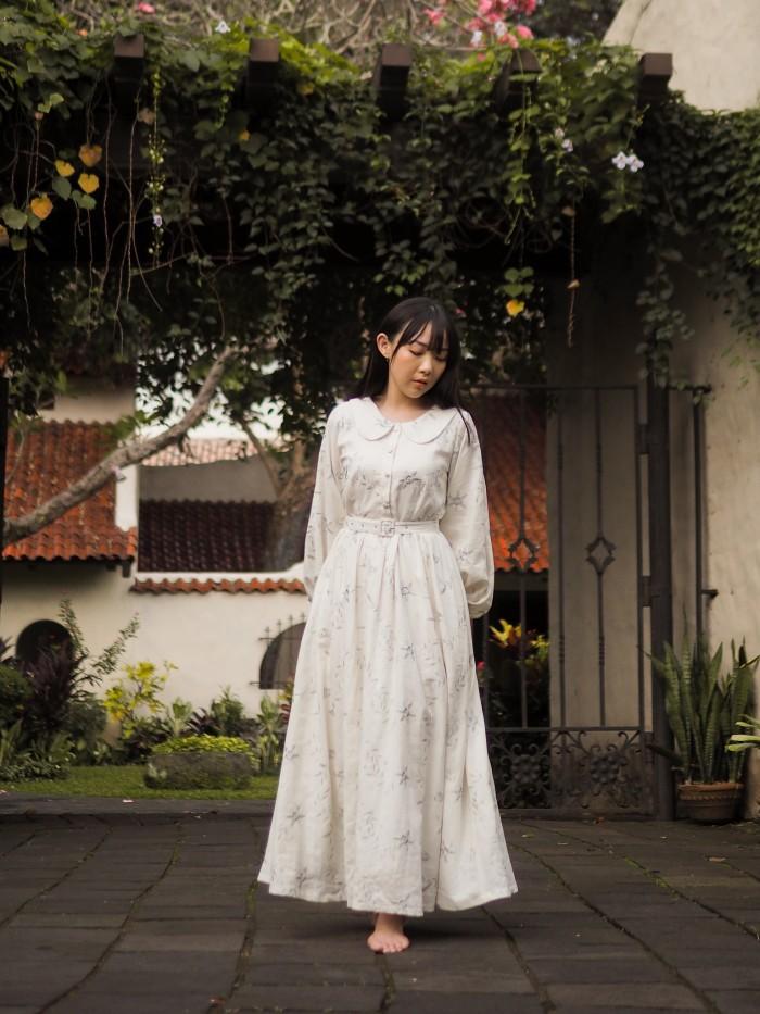 Gambar Beth Dress in White - M-L dari I Am Starry undefined Tokopedia
