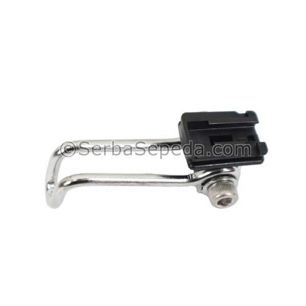 Gambar Bracket Lampu Sepeda - Cateye Center Fork Bracket Type CFB-100 - Hitam.Silver dari SerbaSepeda undefined Tokopedia