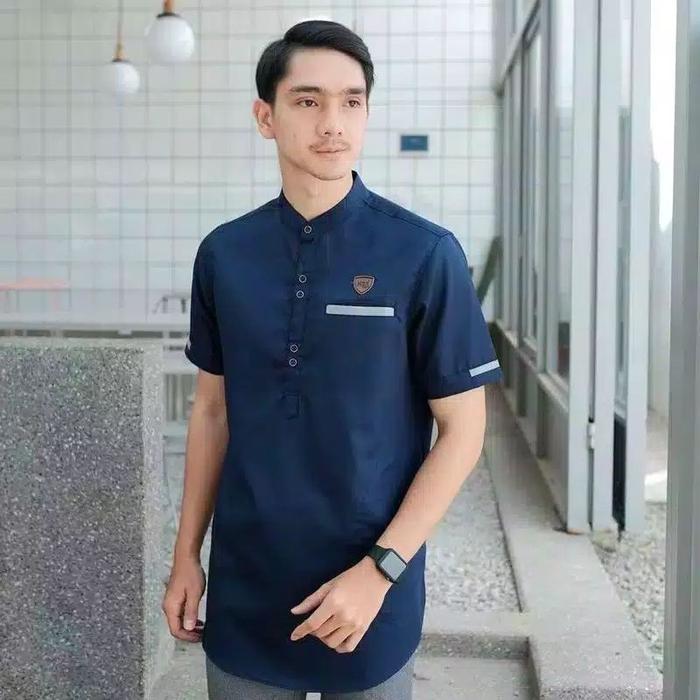 Gambar Koko Kurta Lengan Pendek Matt Katun Adem Tebal Terlaris - KOSERR Navi, L dari Jefry Salaam undefined Tokopedia