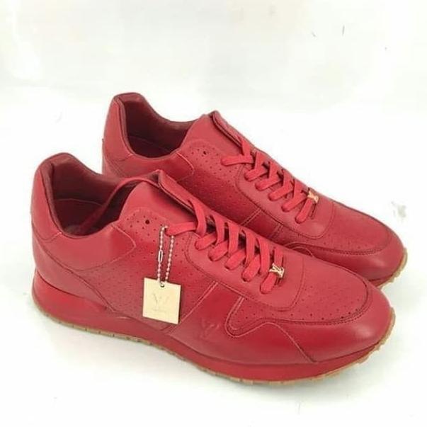 sepatu lv x supreme