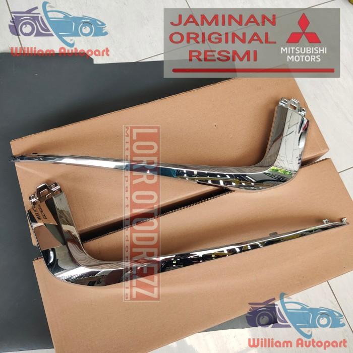 Gambar List chrome bemper / bumper depan atas Xpander CROSS Original - - Kiri/passengger dari William Autopart undefined Tokopedia