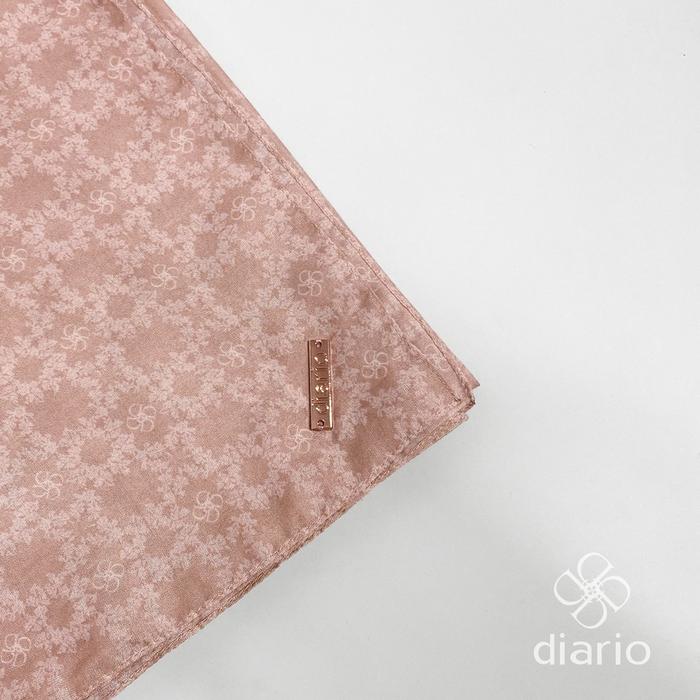 Gambar Diario - Ultrafine Callista Scarf Kerudung Segi Empat - Misty Rose dari Diario undefined Tokopedia