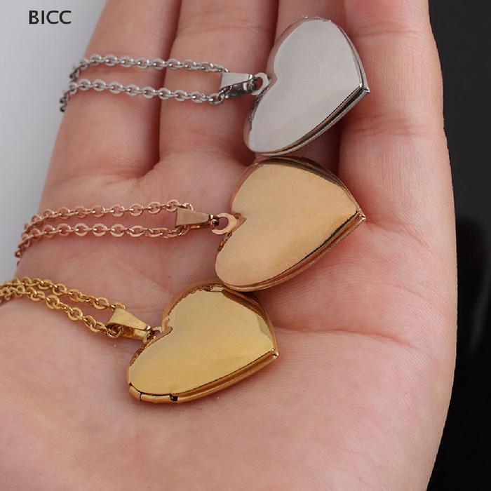 Memory Pendant Picture Frame Locket 14k Yellow Gold Diamond Memory - Main Image