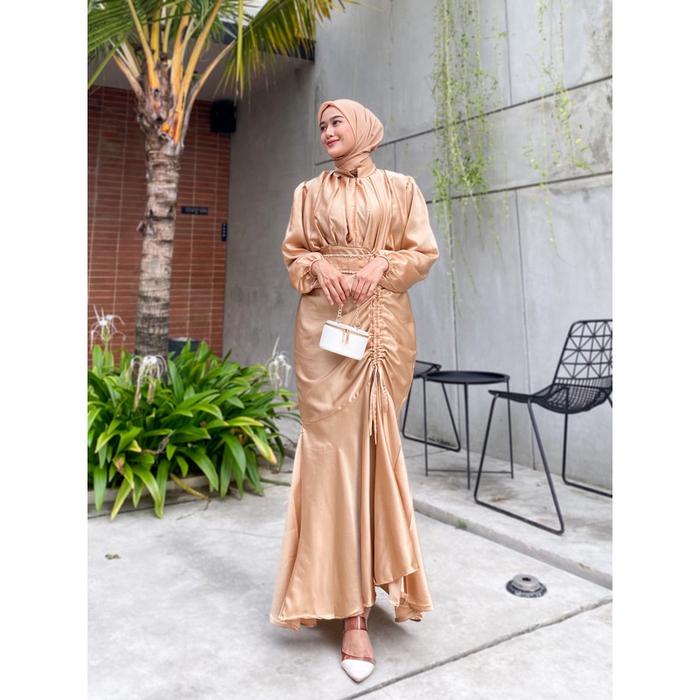 Gambar Gamis Satin Silk Dress Livia - Gamis Kondangan Modern Gamis Maxmara - Latte, XL dari Fleur Fashion Store undefined Tokopedia