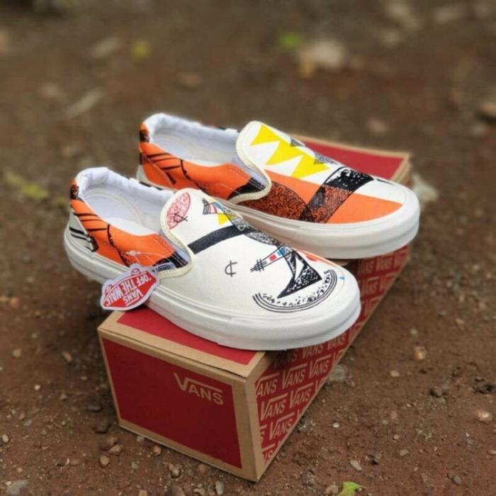 Gambar SUPER MURAH sepatu pria / sepatu wanita / vans slip oN moma dari tk pandawa undefined Tokopedia