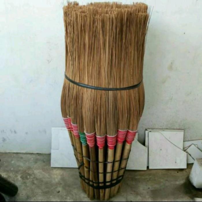 Gambar Sapu lidi Gagang/ Sapu lidi halaman Kelapa murah dari C wijaya Group undefined Tokopedia