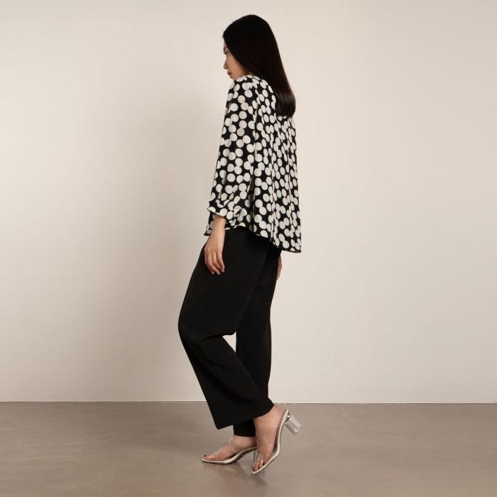 Gambar D➸6E URBAN&CO FASHION POLKADOT PRINTED BLOUSE WITH FRONT DETAIL - dari uuspionashop undefined Tokopedia
