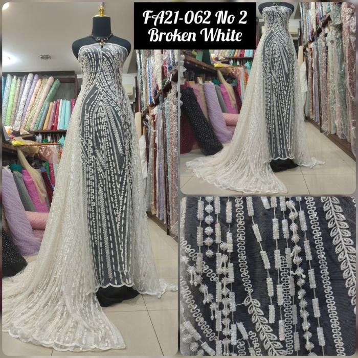 Gambar Kain Tile Brokat Payet Timbul 3D Premium Akar FA21-062 Broken White. dari Moro Seneng Textile Surabaya undefined Tokopedia
