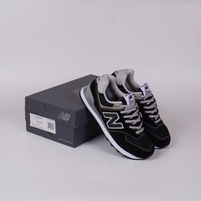 Gambar SEPATU NB NEW BALANCE 574 BLACK GREY UNISEX 100% BNIB - 39 dari Elindra28 Sneaker store undefined Tokopedia