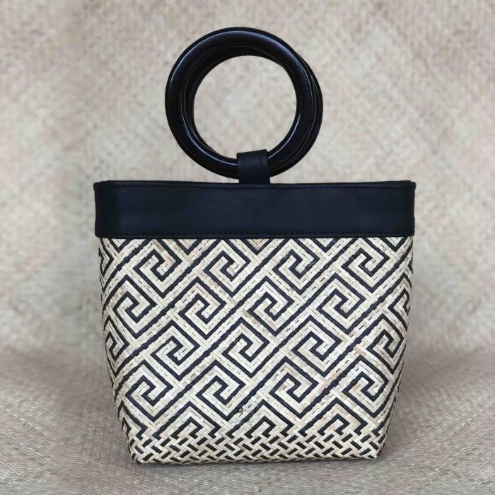 Gambar Tas Rotan Wanita Handbag | Lawangan HANDEP | Anyaman Tangan 100% Handmade - Swagei, Hitam dari Handep Haruei undefined Tokopedia