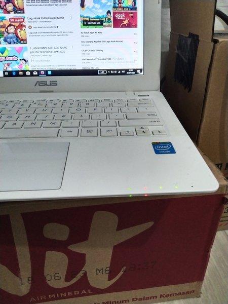Gambar Laptop Leptop 2Jutaan 2 Jutaan Seken Notebook Second Bekas Murah Asus dari FIRAAD STORE undefined Tokopedia