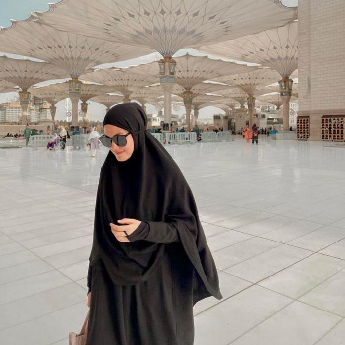 Gambar Dailydarling Hajj Umrah Set Abaya Hijab Makkah Madinah Haji Umroh dari Elvia seller undefined Tokopedia