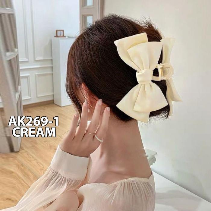 Gambar Jepit Rambut Korea Pita Besar Satin Jedai Jumbo Aksesoris Wanita AK269 - AK269-1 CREAM dari NOMIDE STORE undefined Tokopedia