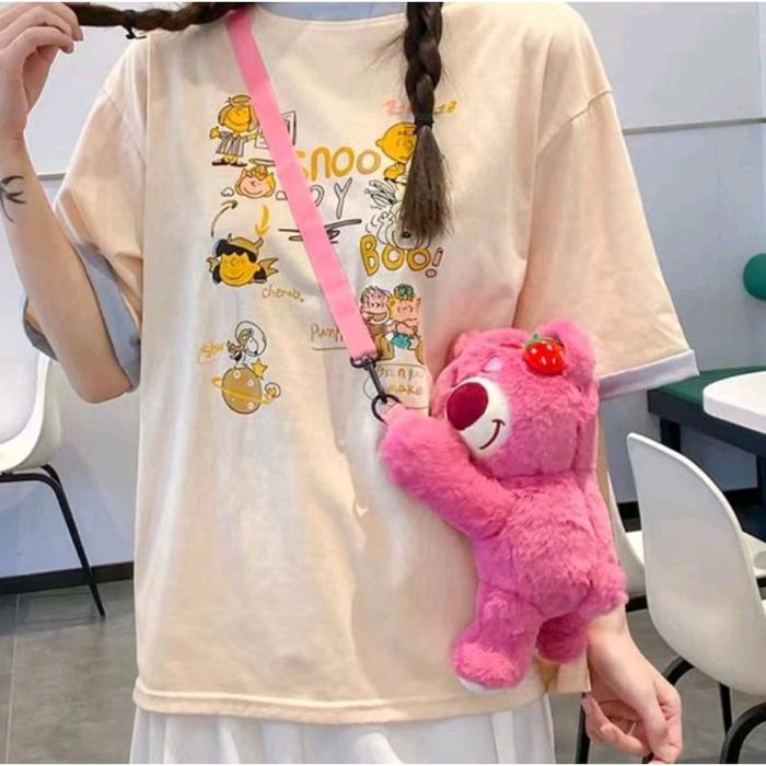 Gambar Tas Slempang Boneka Lotso Sling Bag Fashion Motif Kartun Karakter dari Diary Boneka undefined Tokopedia