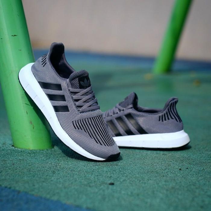 Sepatu Adidas Adidas Swift Run Sneakers Buy Adidas Kids Swift Run