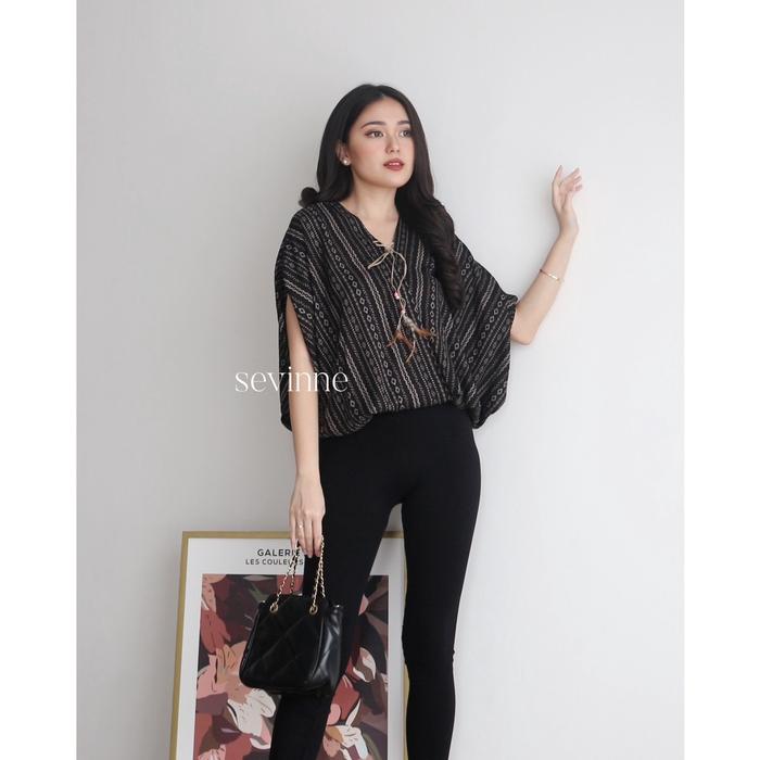 Gambar Ready Sevinneing Pokka Top - BLACK dari Mia sttore undefined Tokopedia