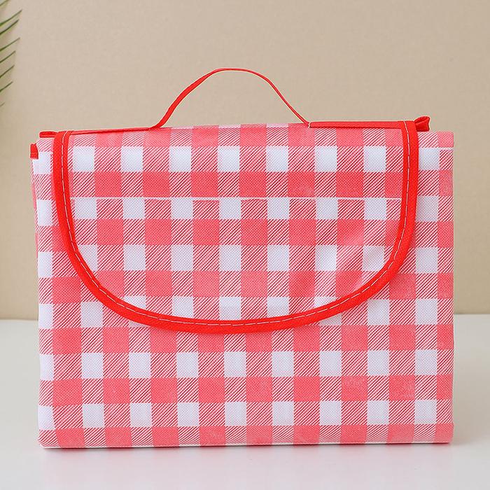 Gambar Tikar Piknik Tebal Lipat Anti Air Alas Camping Waterproof 200 x 200 cm - Merah dari PEDE MALL undefined Tokopedia