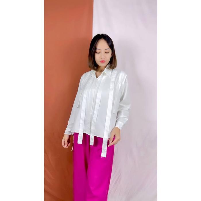 Gambar VYSOKA RX Fashion - BINA SHIRT TWISTCONE / ATASAN WANITA TERBARU - Putih dari VYSOKA Shop undefined Tokopedia