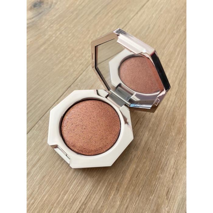 Jual Unik FENTY BEAUTY DIAMOND BOMB FENTY GLOW HIGHLIGHTER Murah