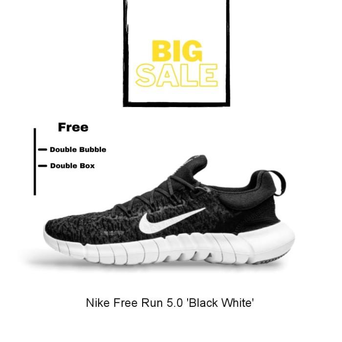 Jual Sepatu wanita Sneakers Nike Free Run 'Black White
