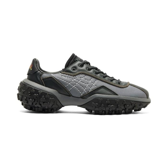 Gambar Sepatu Sneakers ENDACTUS Onitsuka Tiger X Street Fighter 6 Graphite Gr - 39 dari shoetizen undefined Tokopedia