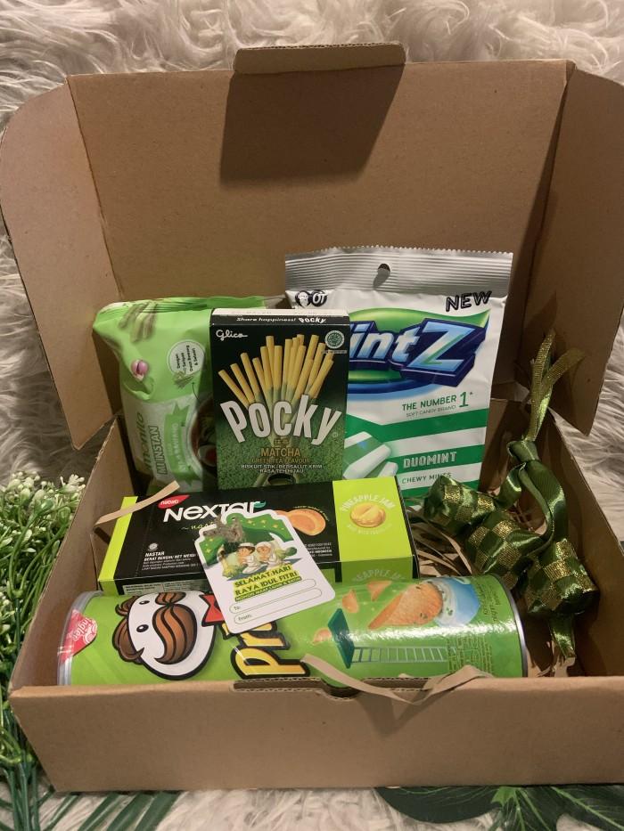 Gambar tokofitryah718 - Parsel lebaran /natal/ snackbox lemonilo dll 5 snack - Ketupat dari tokofitryah718 undefined Tokopedia
