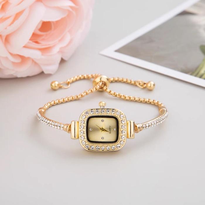 Gambar Jam Tangan Wanita Tali Rantai Serut Segi Mini Jam Analog Elegant - Full Gold dari okeshopp99 undefined Tokopedia