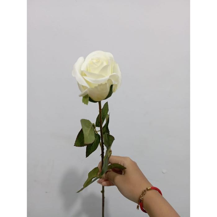 Gambar Bunga Plastik Mawar Kuncup Tangkai Duri Panjang Bunga Daun Rustic A578 - Putih dari Jingle Gogo undefined Tokopedia