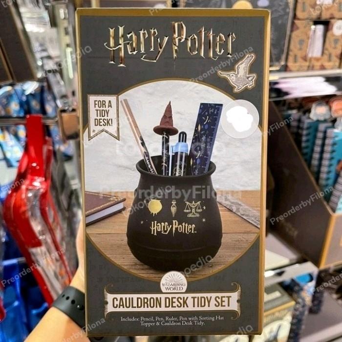 Gambar Ready Harry Potter Cauldron Desk Tidy Set With Stationery Terbaik dari CARAMEL DIMENSI undefined Tokopedia