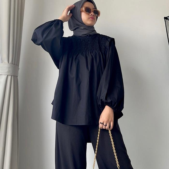 Gambar BASMARA KERUT BLOUSE by Satria Fashion - Black, Allsize dari Satriaolshop1 undefined Tokopedia