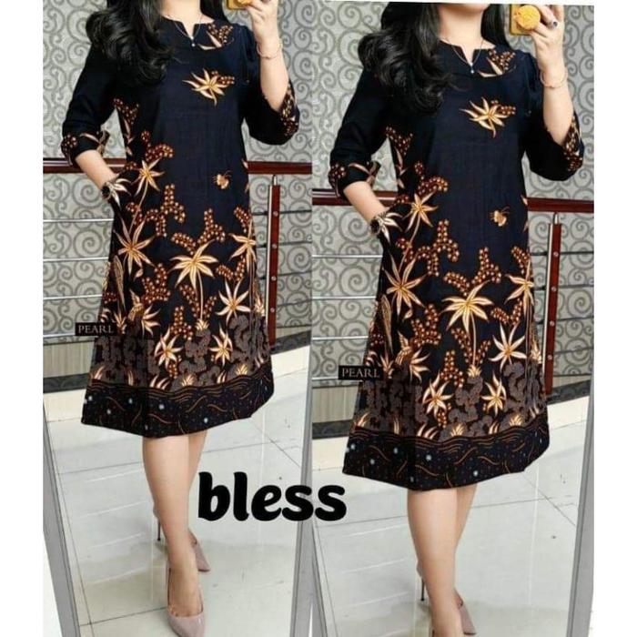 model dress batik simple dan elegan Dress batik model kimono. Simple and elegant. Woman 500 man 500